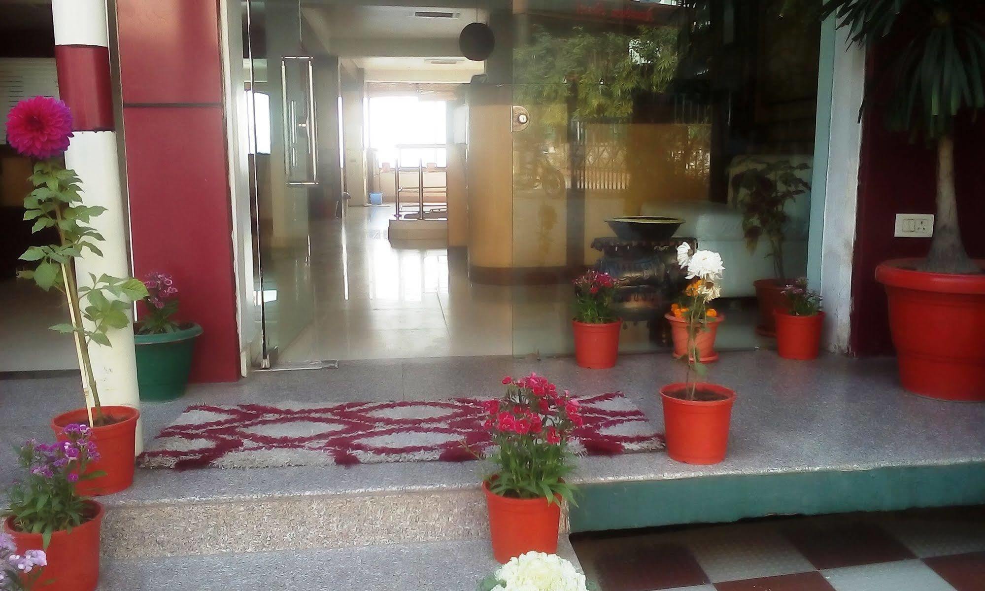 Hotel Ganesha Inn Tapovan Dış mekan fotoğraf